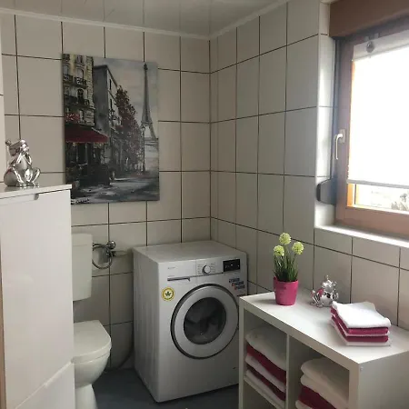 Apartment Toms Ferienhuette Annweiler am Trifels